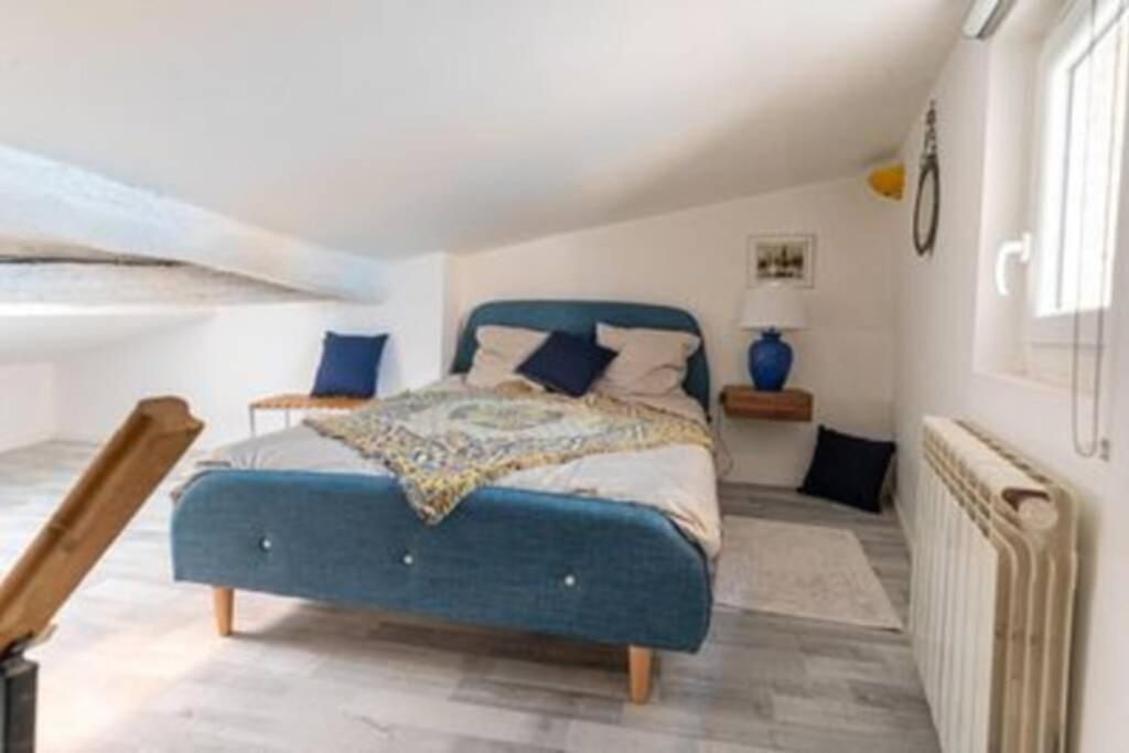 Le Charme Du Medieval Dans Un Appartement Cosy อิแยร์ ภายนอก รูปภาพ